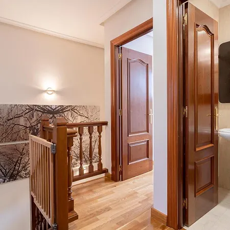 De La Guardia Rosal Apartment *