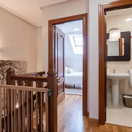 De La Guardia Rosal Apartment *