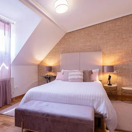 De La Guardia Rosal Apartment